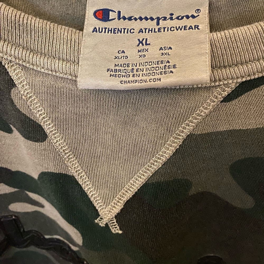 Sweatshirt - Picture 3 of 3